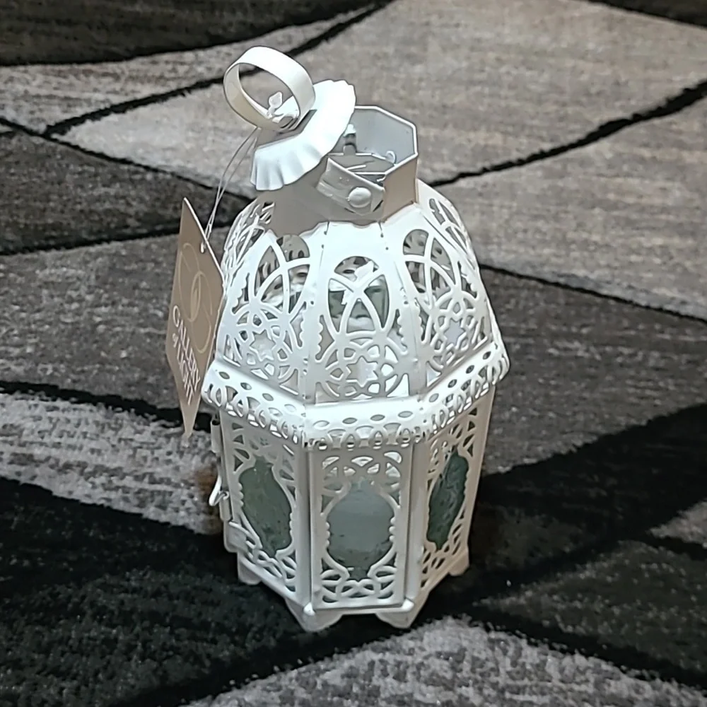 GALLERY OF LIGHT METAL CUT-OUT GLASS PANES CANDLE LIGHT LANTERN